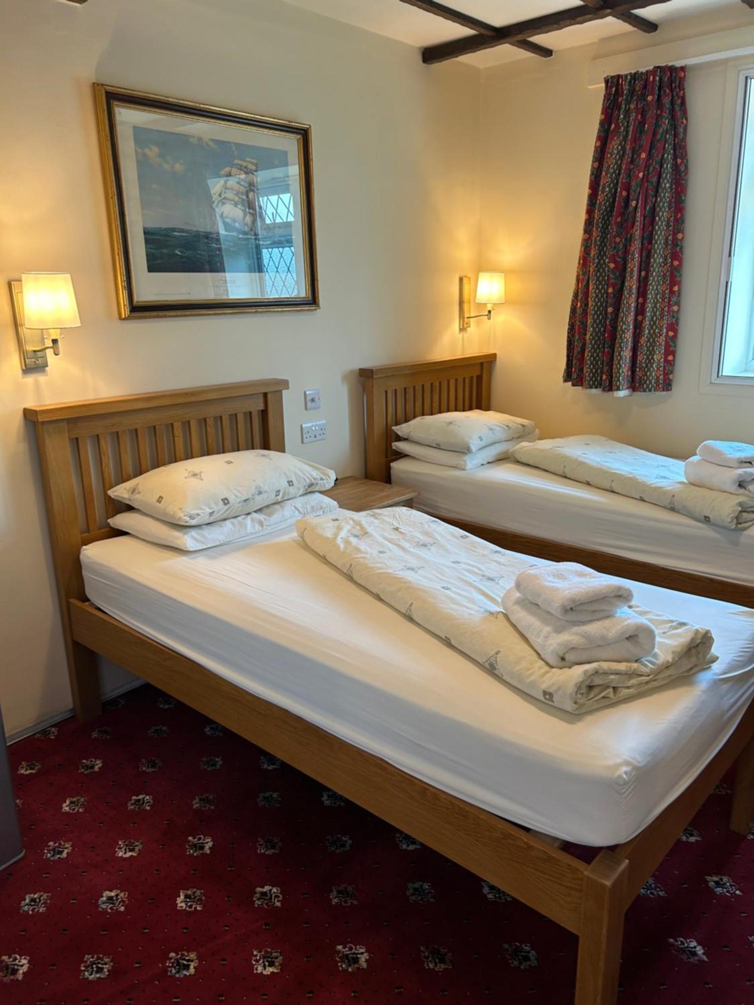 Oakwood Bed And Breakfast Heathrow Hillingdon Exterior foto